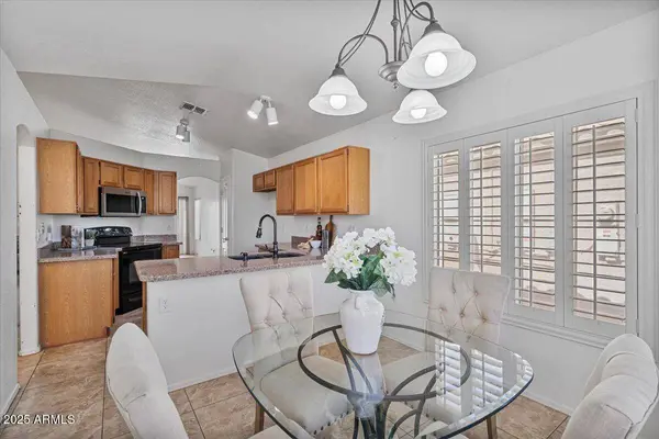 3338 E LAVEY Lane, Phoenix, AZ 85032