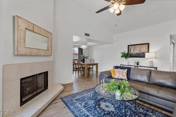 9430 E MISSION Lane #201, Scottsdale, AZ 85258