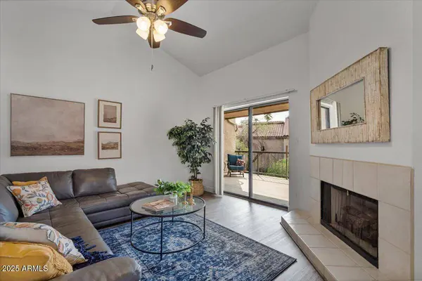 9430 E MISSION Lane #201, Scottsdale, AZ 85258