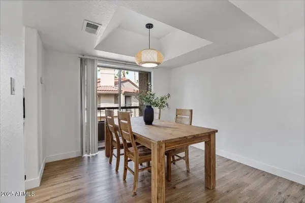 9430 E MISSION Lane #201, Scottsdale, AZ 85258