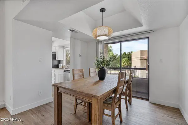 9430 E MISSION Lane #201, Scottsdale, AZ 85258