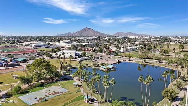 7726 E OAK Street, Scottsdale, AZ 85257