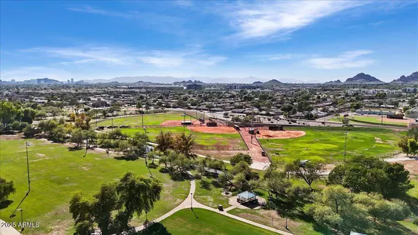 7726 E OAK Street, Scottsdale, AZ 85257