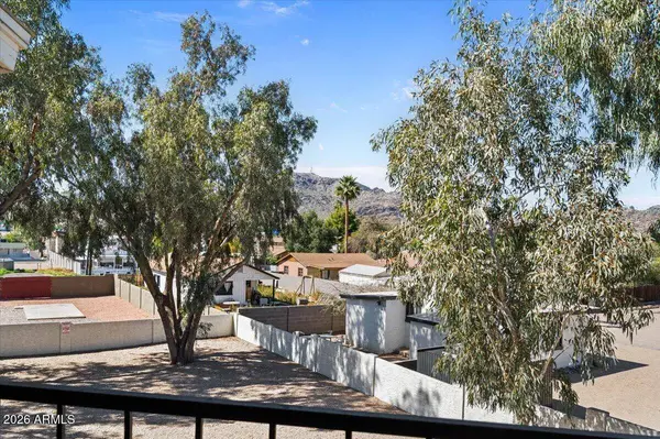 1346 E MOUNTAIN VIEW Road #207, Phoenix, AZ 85020