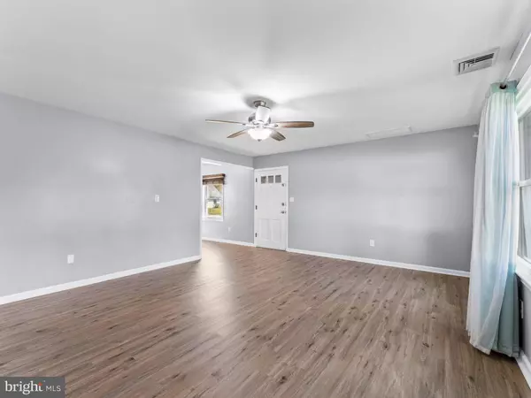 43 BEAVERDALE LN, Willingboro, NJ 08046