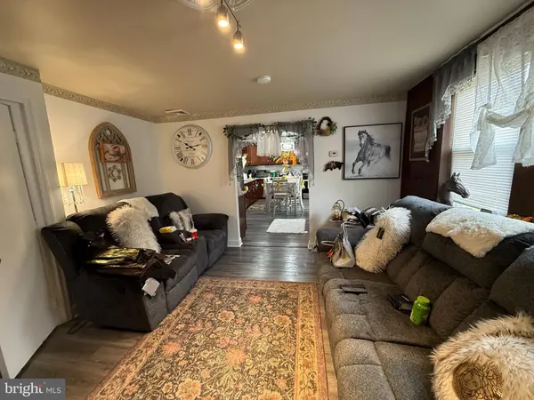 305 LINCOLN AVE, Maple Shade, NJ 08052