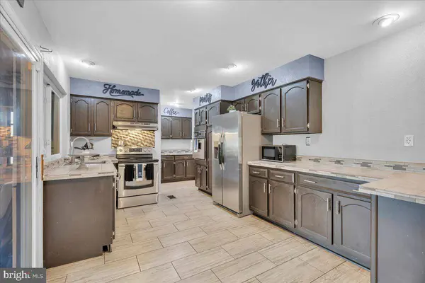 11 CHADWICK AVE, Marlton, NJ 08053