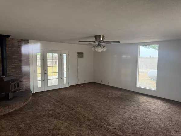 14685 17th Avenue, Lemoore, CA 93245