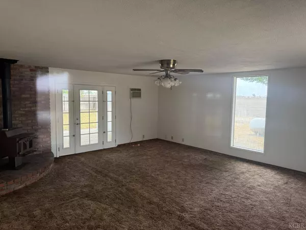 14685 17th Ave Avenue, Lemoore, CA 93245