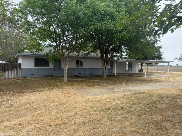 14685 17th Ave Avenue, Lemoore, CA 93245