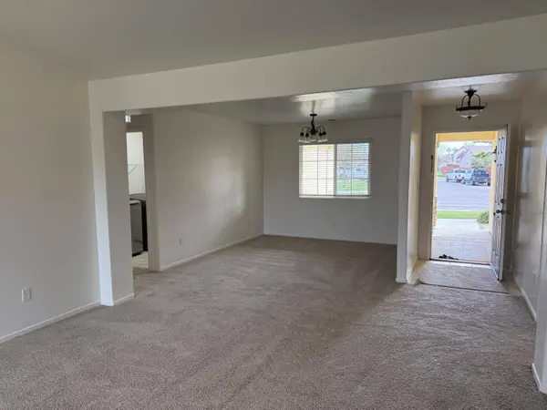 2020 W Bristol Lane, Hanford, CA 93230