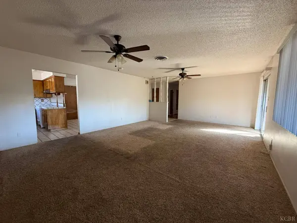 2264 Fairmont DR, Hanford, CA 93230
