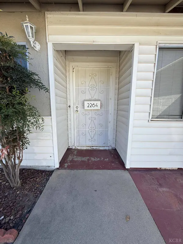 2264 Fairmont DR, Hanford, CA 93230