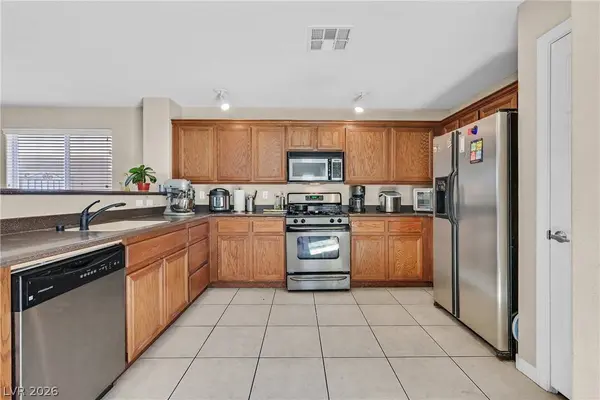 6380 Blue Twilight CT, Las Vegas, NV 89108