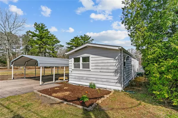 465 Gardiner RD, Richmond, RI 02892