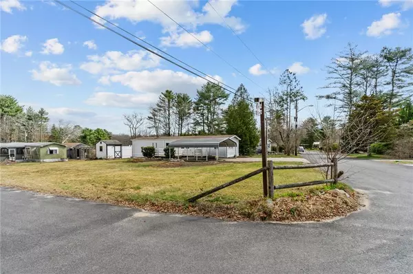 465 Gardiner RD, Richmond, RI 02892