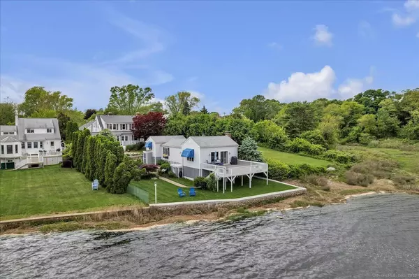 376 Parkside Drive, Warwick, RI 02888