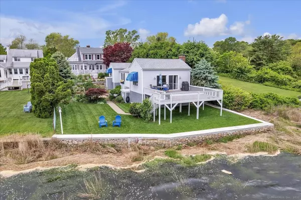 376 Parkside Drive, Warwick, RI 02888