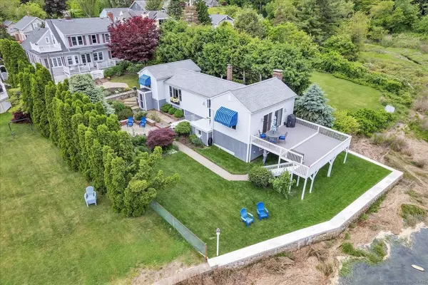 376 Parkside Drive, Warwick, RI 02888