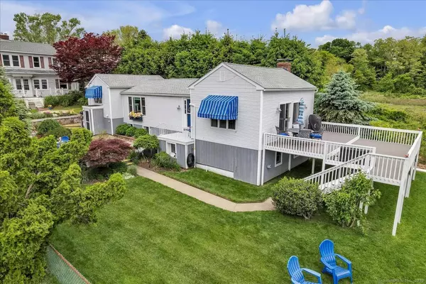 376 Parkside Drive, Warwick, RI 02888