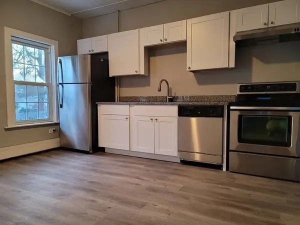 10 Elm St, Webster, MA 01570-2623