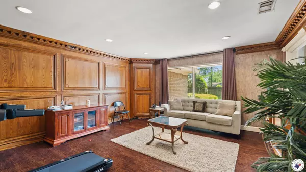 1303 Holloway, Texarkana, TX 75503