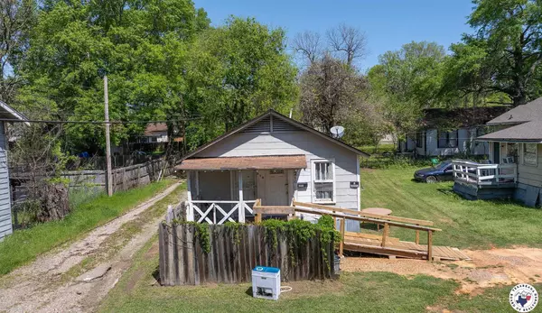 210 W 25th, Texarkana, TX 75503