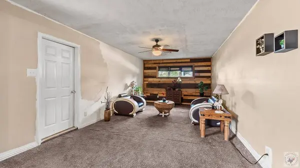 244 Hickerson Ave, Wake Village, TX 75501