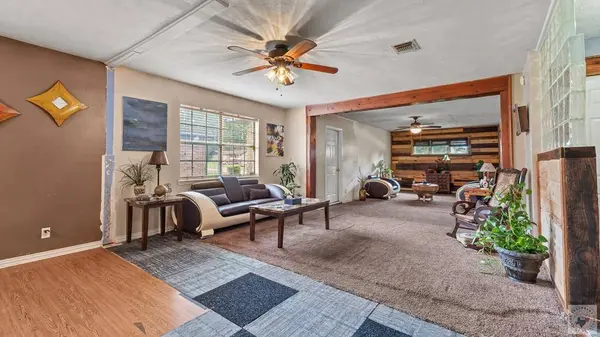 244 Hickerson Ave, Wake Village, TX 75501