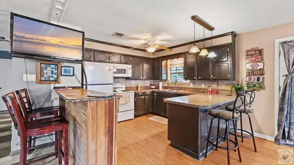 244 Hickerson Ave, Wake Village, TX 75501