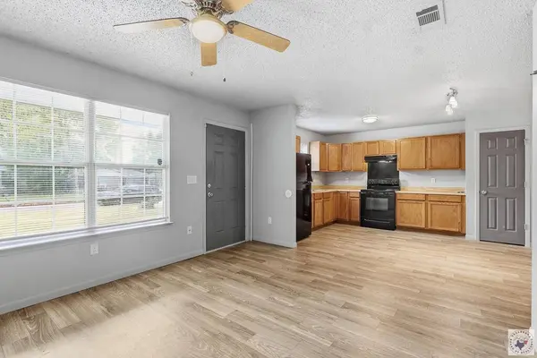2116 W 17TH ST, Texarkana, TX 75501