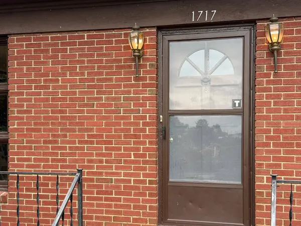 1717 FIRST ST, Staunton, VA 24401