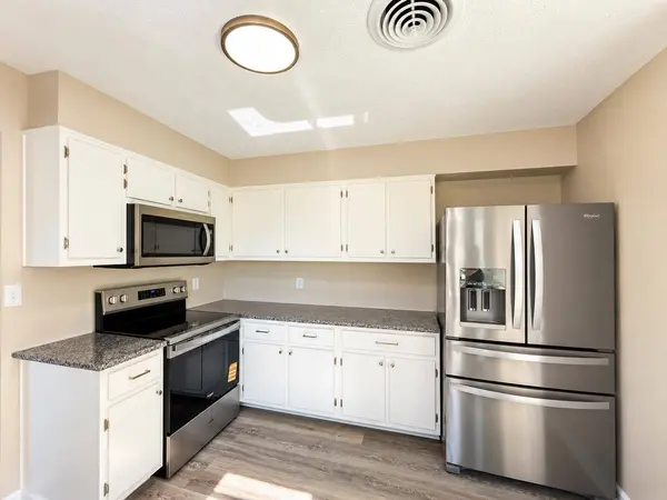 82 HILLSIDE DR, Verona, VA 24482