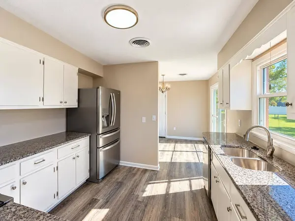 82 HILLSIDE DR, Verona, VA 24482