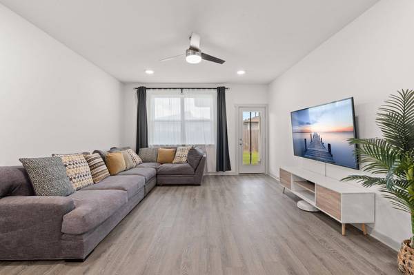 121 New Hampton WAY, San Marcos, TX 78666