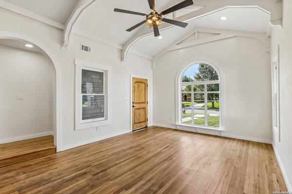 311 FURR DR, San Antonio, TX 78201