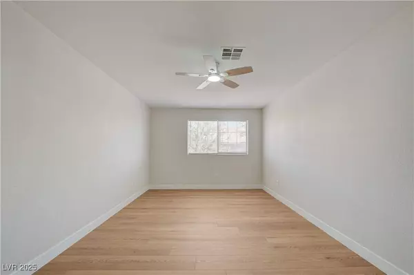 2732 Stargate ST, Las Vegas, NV 89108