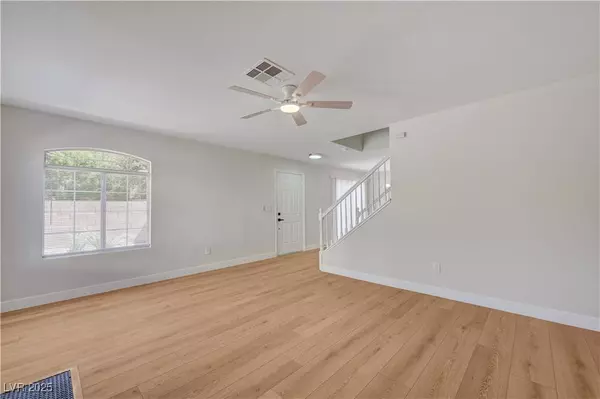 2732 Stargate ST, Las Vegas, NV 89108