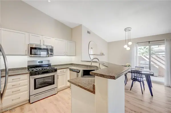 2729 La Montana ST, Las Vegas, NV 89108