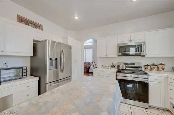 1069 Coral Desert DR, Las Vegas, NV 89123