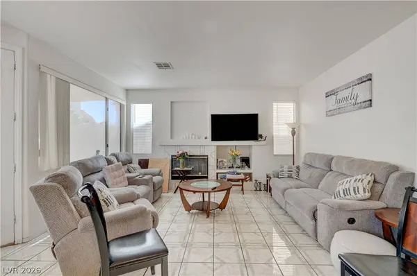 1069 Coral Desert DR, Las Vegas, NV 89123