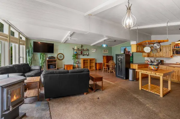 6040 Pearl DR, Manhattan, MT 59741