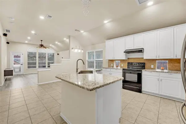 629 Rosarita Road, Arlington, TX 76002