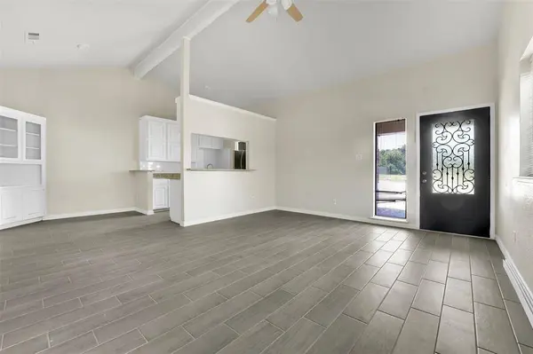 405 S Las Vegas Trail, White Settlement, TX 76108