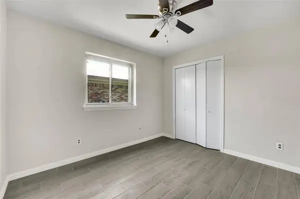 405 S Las Vegas Trail, White Settlement, TX 76108