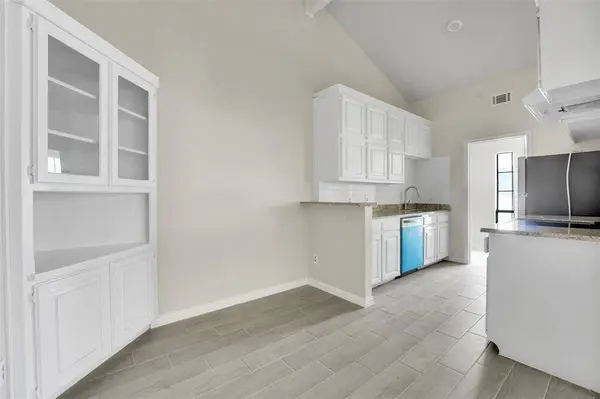 405 S Las Vegas Trail, White Settlement, TX 76108