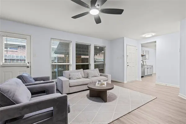 3028 Casa Bella Drive, Arlington, TX 76010