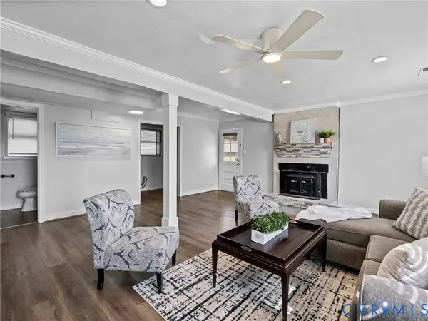 2224 Watts LN, Henrico, VA 23223
