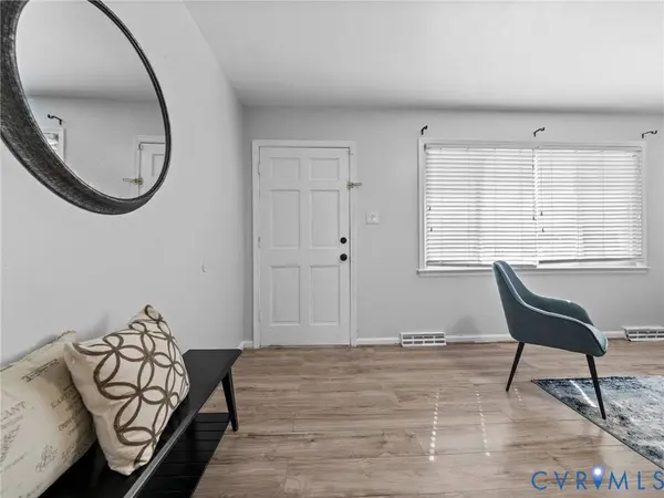 2224 Watts LN, Henrico, VA 23223