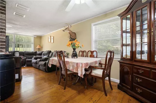 1810 Colonial Oaks DR, Mobile, AL 36618